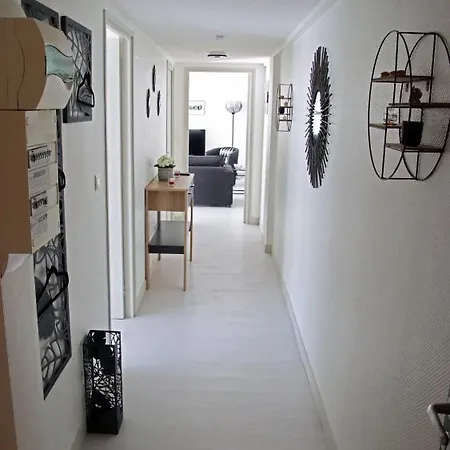 Gina Hyper-centre 2-4 P アパート *