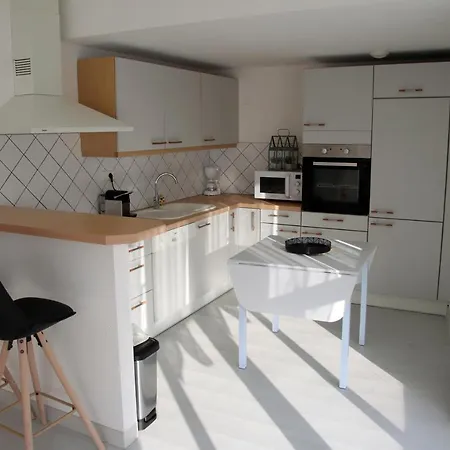 Gina Hyper-centre 2-4 P * エペルネー