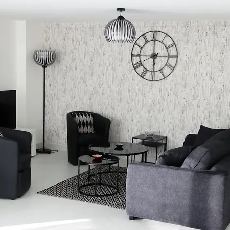 Gina Hyper-centre 2-4 P