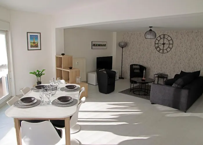 Gina Hyper-centre 2-4 P *